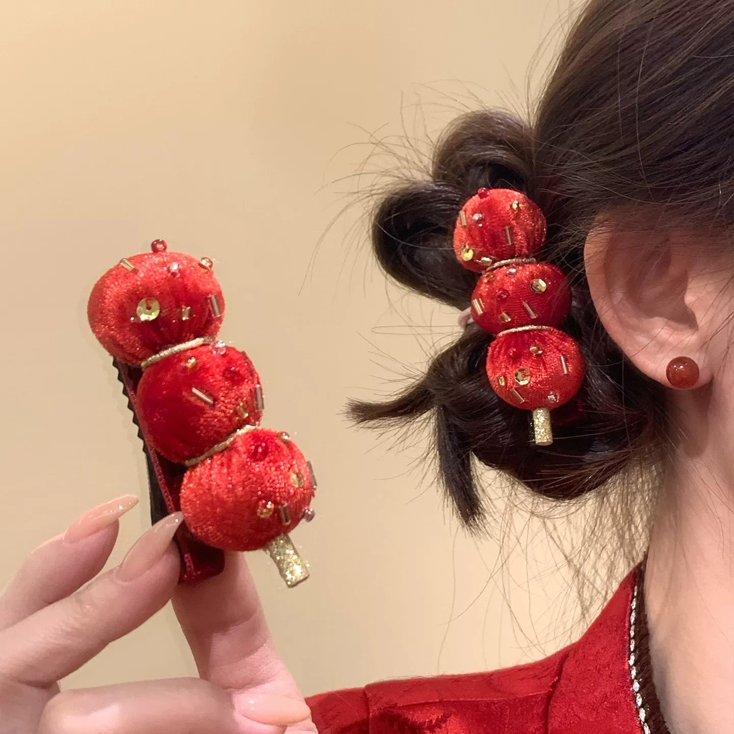 A pair of candied hawthorn-shaped New Year's hair clips  糖葫芦新年发卡一对儿