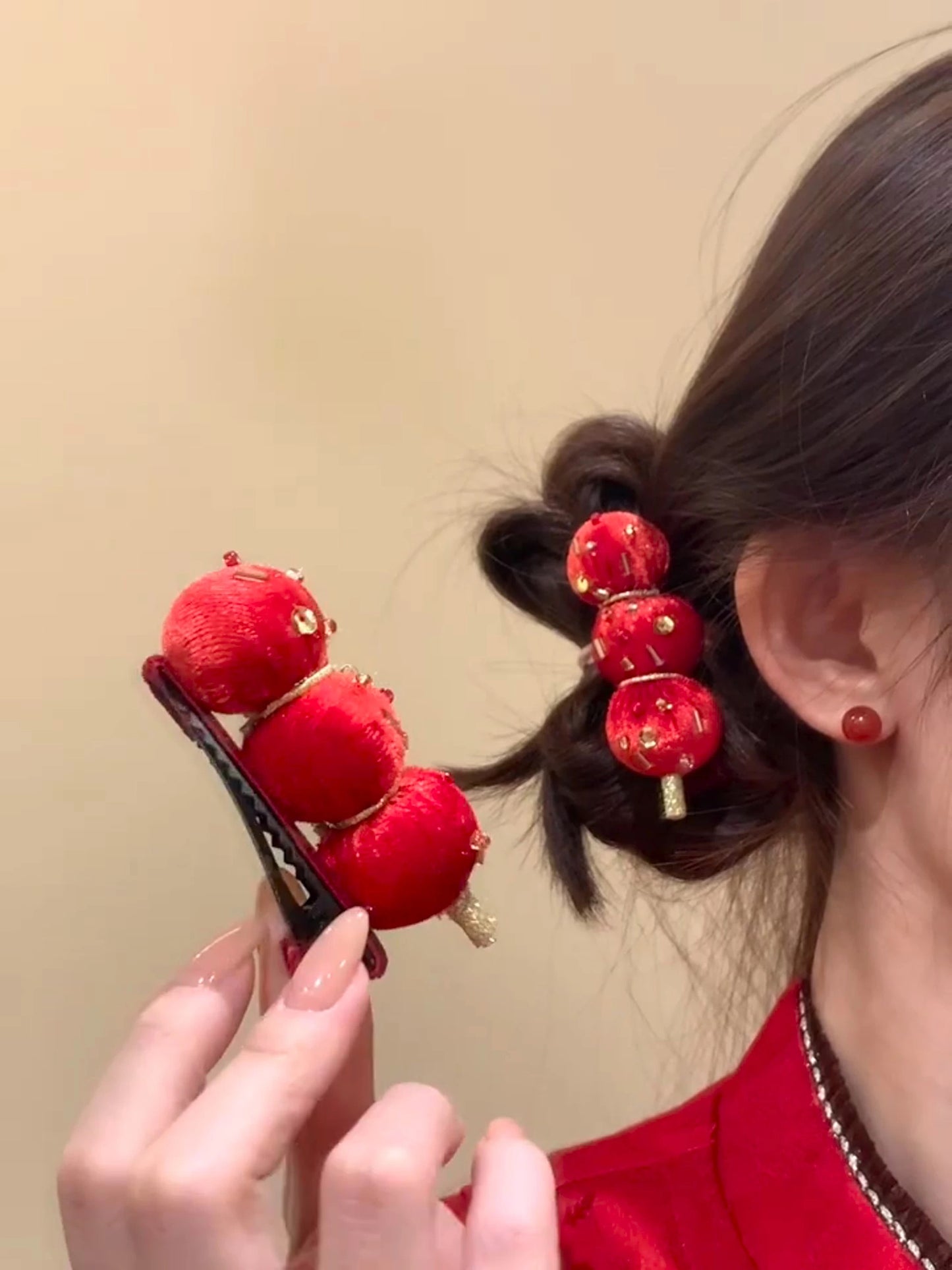 A pair of candied hawthorn-shaped New Year's hair clips  糖葫芦新年发卡一对儿